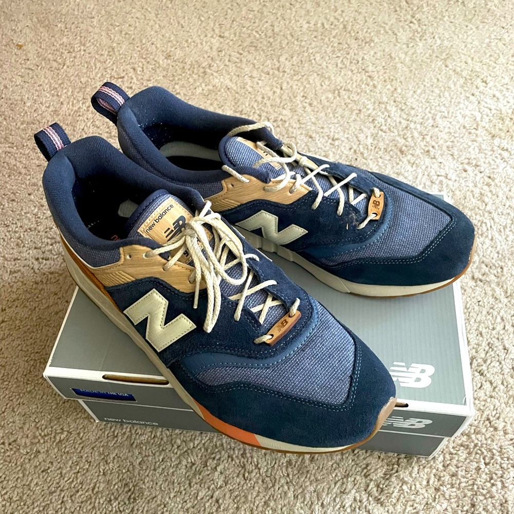 Never worn new balance multi colored tennis shoes size 13 Men’s
